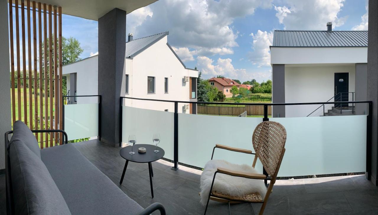 Genius Guest Unique Banovci Apartment المظهر الخارجي الصورة